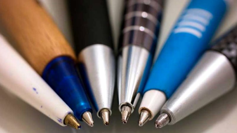 El bolígrafo, lapicero o lápiz tinta… Como prefieras llamarlo