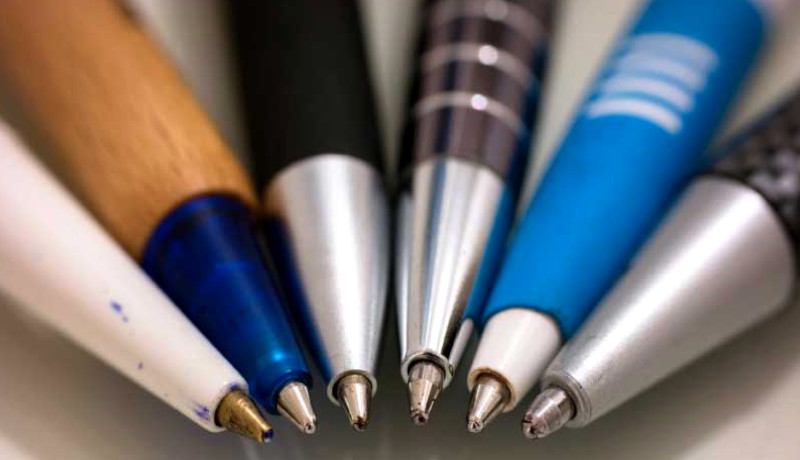 El bolígrafo, lapicero o lápiz tinta… Como prefieras llamarlo