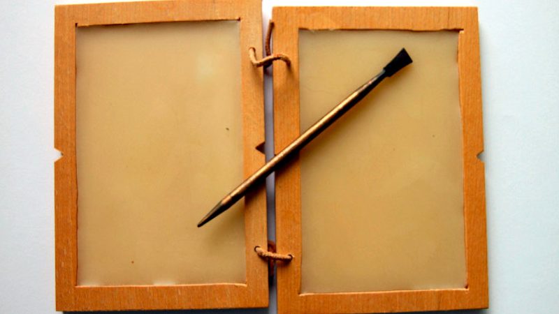 El estilete: Instrumento de escritura en la antigüedad